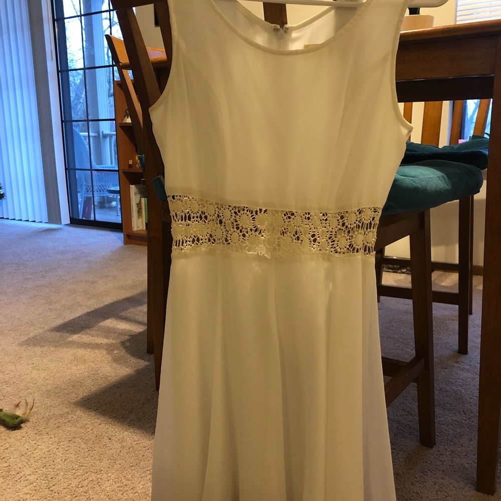 Dress - Picture 7 of 8